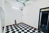 Cho thuê nhà Hồng Mai, 43m2, 3 tầng, 3 ngủ, 9.5 triệu, 30m ra ô tô ở gia đình, nhóm ngoan